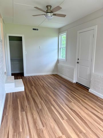 12831 Hummingbird Road, Elkins, AR 72727