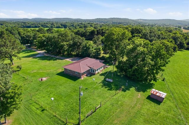 12831 Hummingbird Road, Elkins, AR 72727