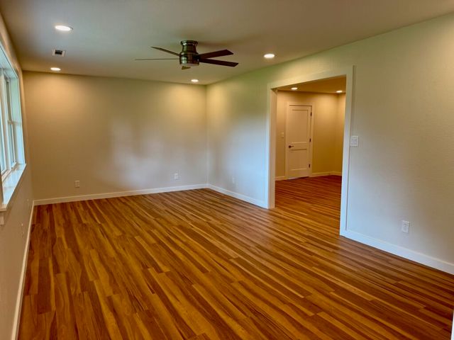 12831 Hummingbird Road, Elkins, AR 72727