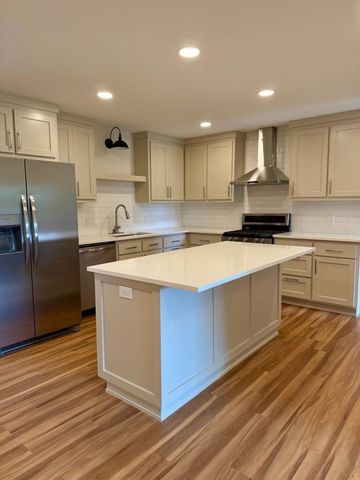 12831 Hummingbird Road, Elkins, AR 72727