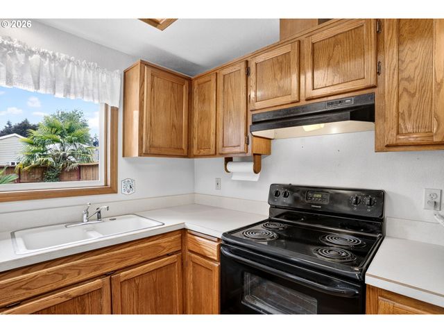 533 Sw 13TH Ave, Canby, OR 97013