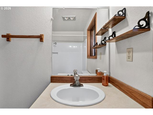 533 Sw 13TH Ave, Canby, OR 97013