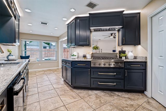 1318 Newport Drive, Carrollton, TX 75006