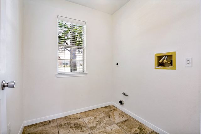 1318 Newport Drive, Carrollton, TX 75006