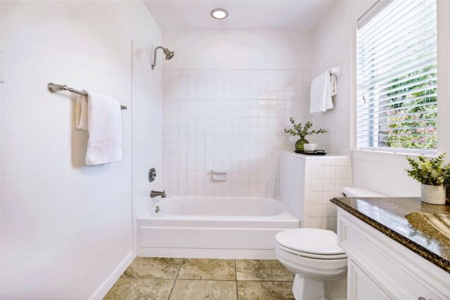 1318 Newport Drive, Carrollton, TX 75006