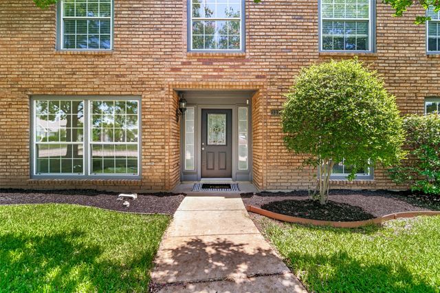 1318 Newport Drive, Carrollton, TX 75006