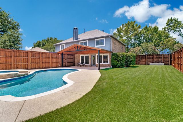 1318 Newport Drive, Carrollton, TX 75006