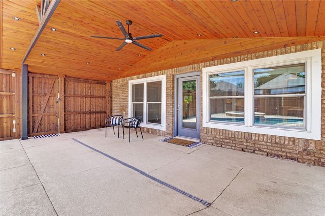 1318 Newport Drive, Carrollton, TX 75006