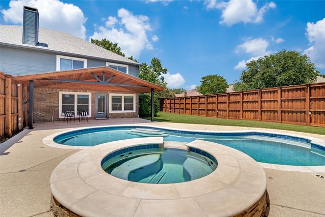 1318 Newport Drive, Carrollton, TX 75006