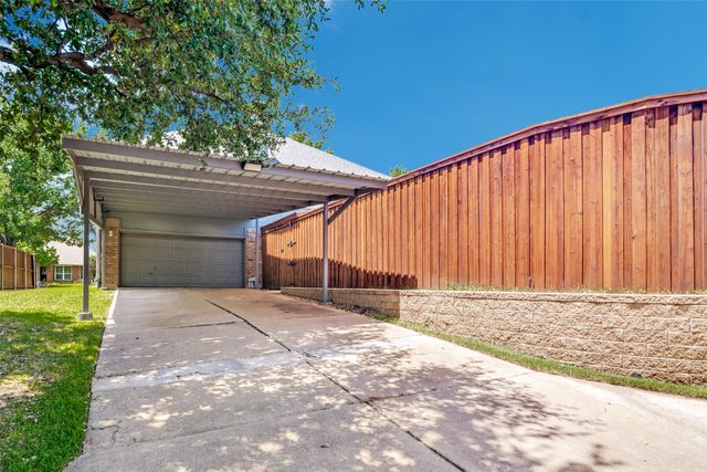 1318 Newport Drive, Carrollton, TX 75006