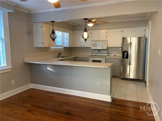 18 W 36th Street Upper, Savannah, GA 31401