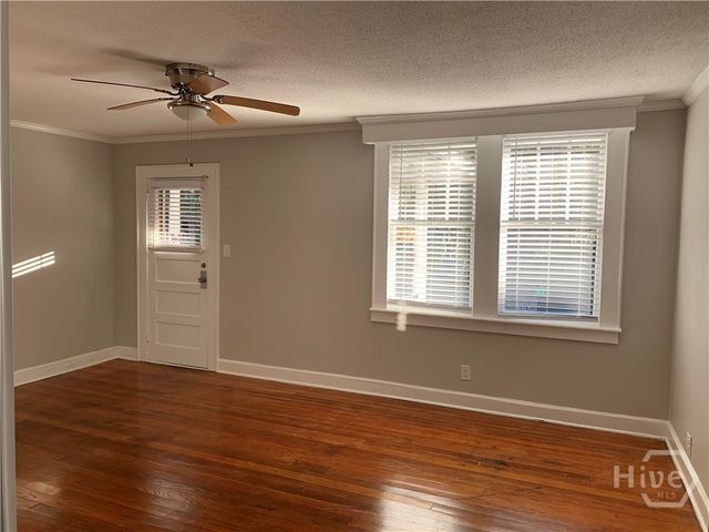18 W 36th Street Upper, Savannah, GA 31401