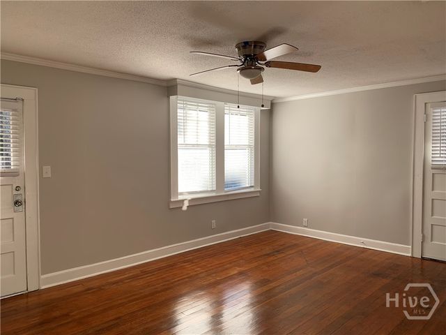 18 W 36th Street Upper, Savannah, GA 31401