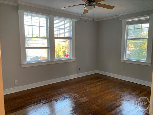 18 W 36th Street Upper, Savannah, GA 31401