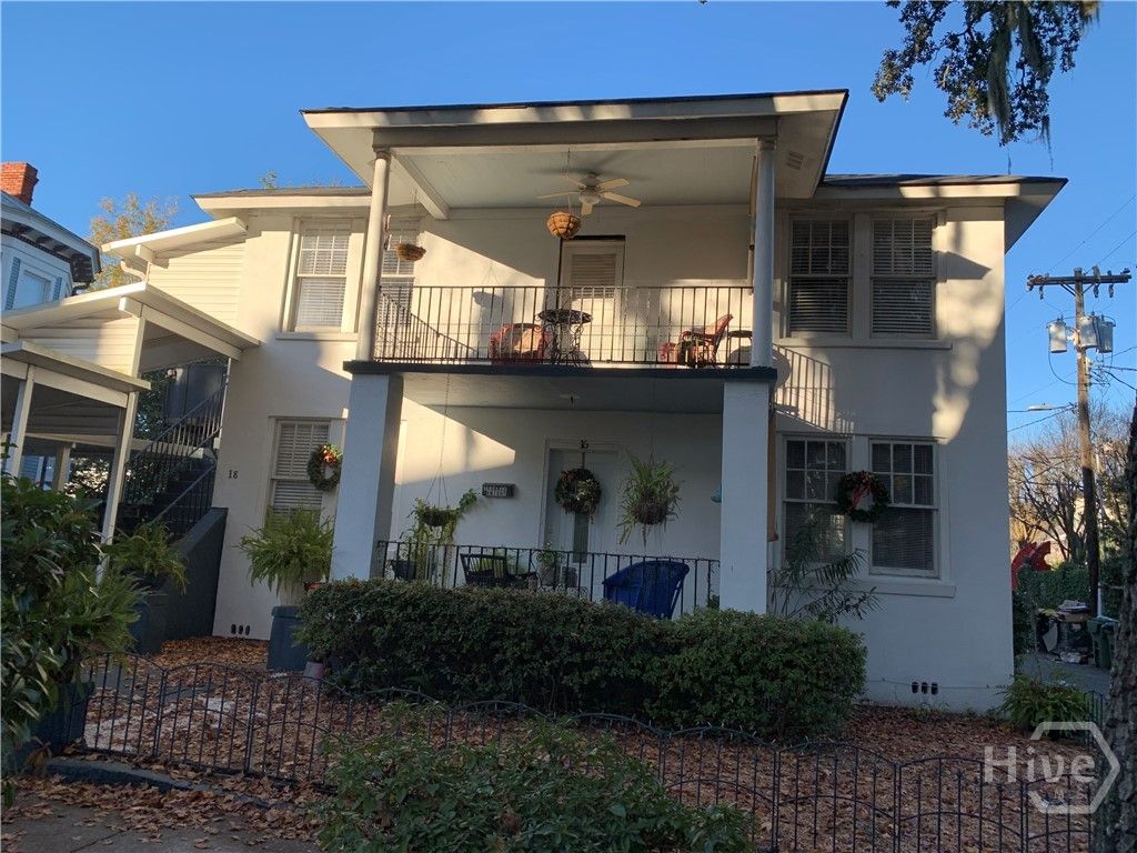 18 W 36th Street Upper, Savannah, GA 31401