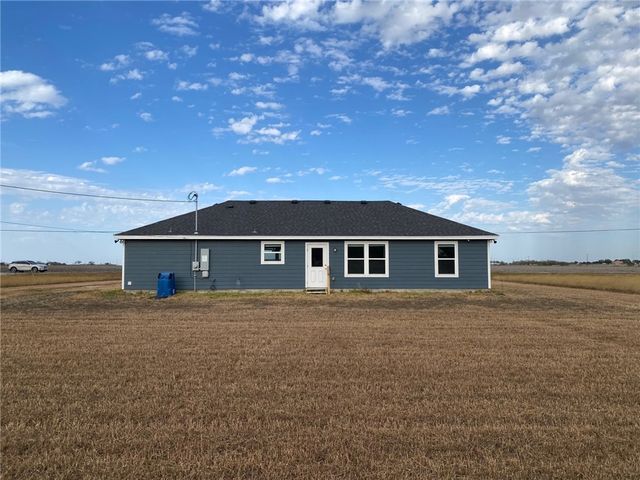 702 W 1st St, Bishop, TX 78343