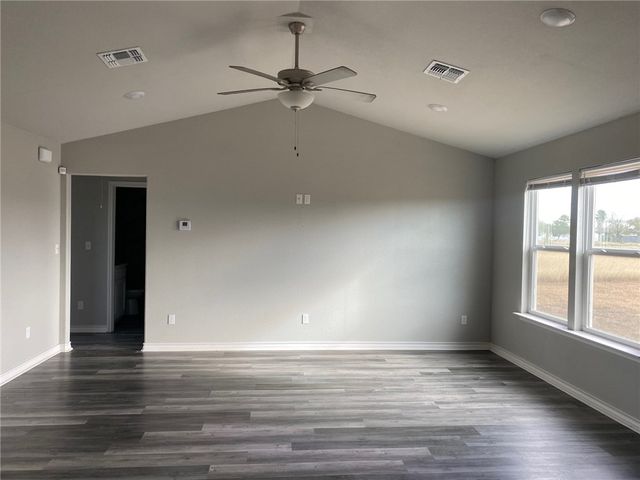 702 W 1st St, Bishop, TX 78343