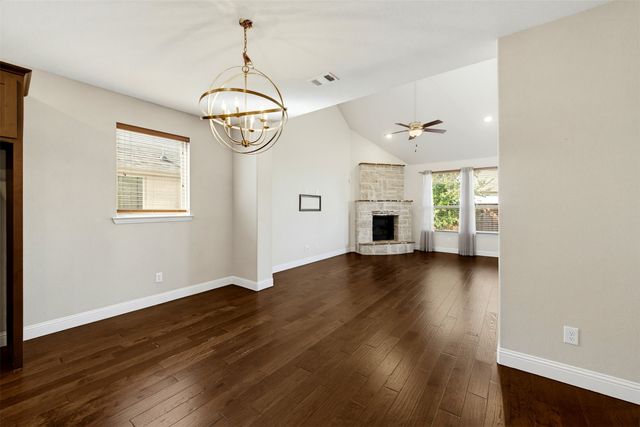 1920 Roundtree Circle E, Fort Worth, TX 76008