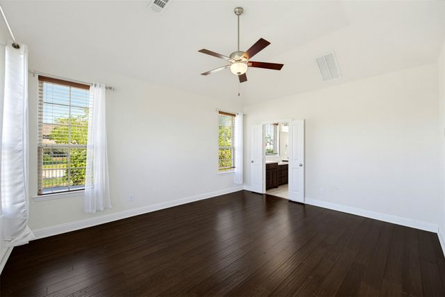 1920 Roundtree Circle E, Fort Worth, TX 76008