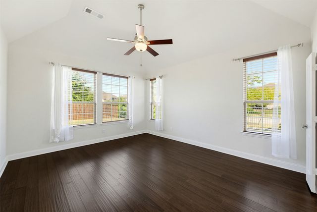 1920 Roundtree Circle E, Fort Worth, TX 76008