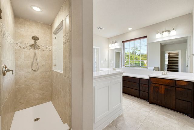 1920 Roundtree Circle E, Fort Worth, TX 76008