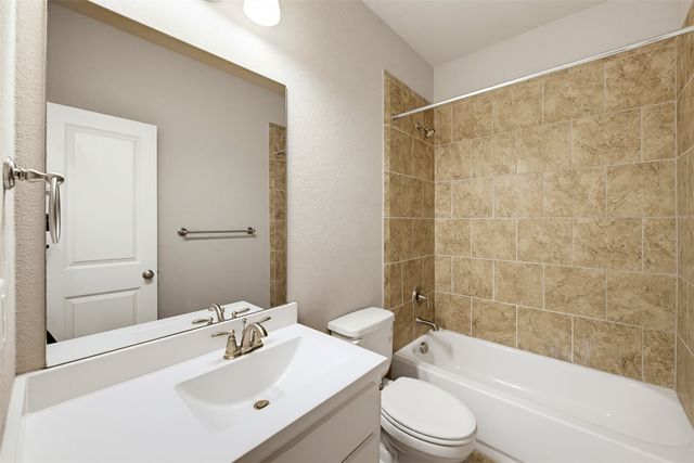 1920 Roundtree Circle E, Fort Worth, TX 76008