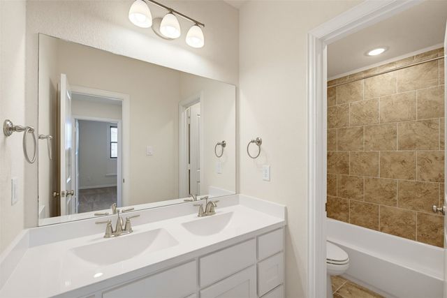 1920 Roundtree Circle E, Fort Worth, TX 76008