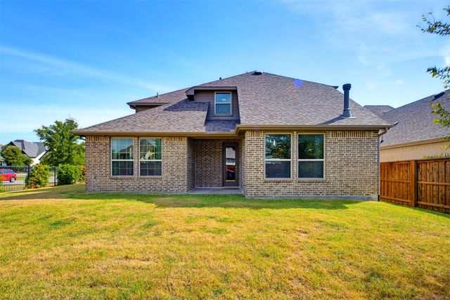 1920 Roundtree Circle E, Fort Worth, TX 76008