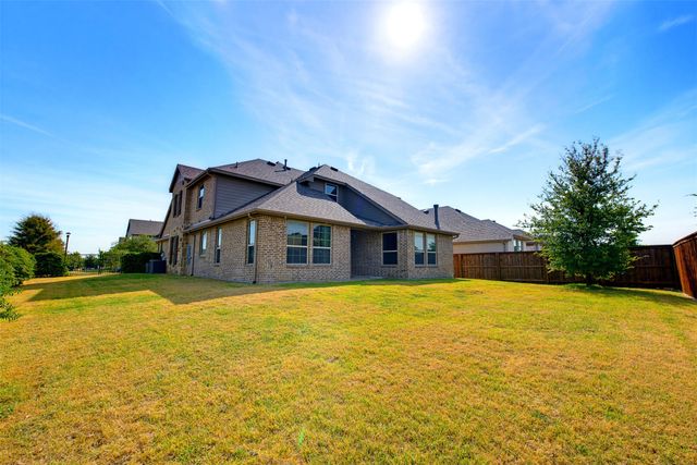 1920 Roundtree Circle E, Fort Worth, TX 76008