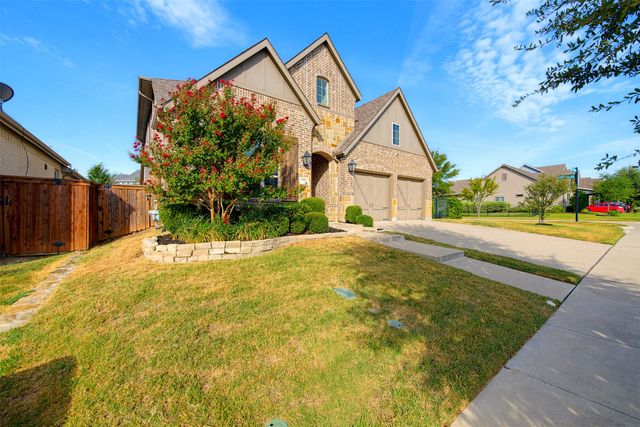 1920 Roundtree Circle E, Fort Worth, TX 76008