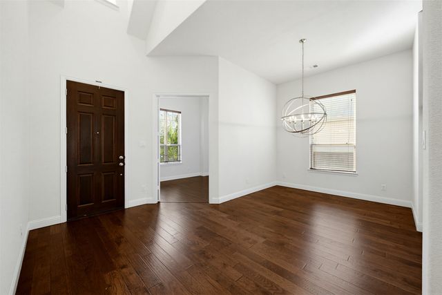 1920 Roundtree Circle E, Fort Worth, TX 76008