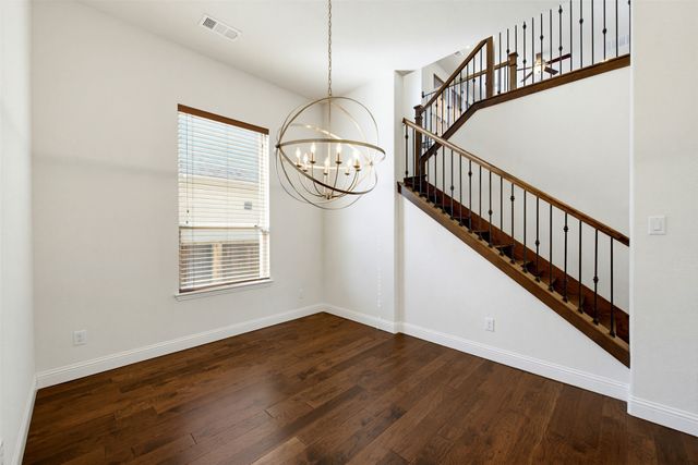1920 Roundtree Circle E, Fort Worth, TX 76008
