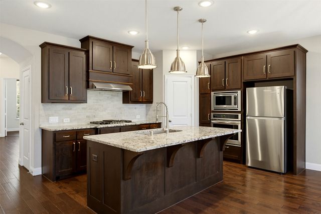 1920 Roundtree Circle E, Fort Worth, TX 76008