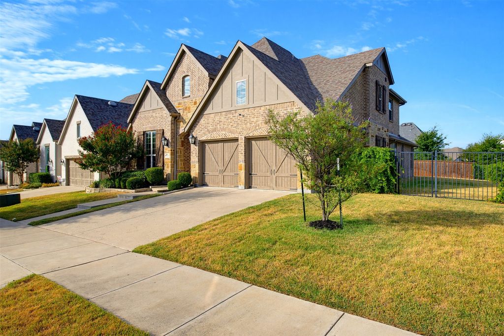 1920 Roundtree Circle E, Fort Worth, TX 76008 — photo 2