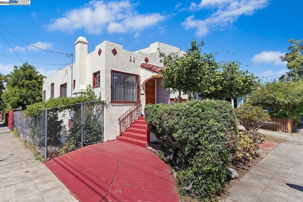 3635 Redding St, Oakland, CA 94619