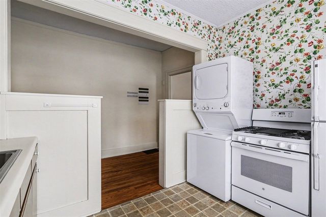 222 N Eagle Street, Marshall, MI 49068