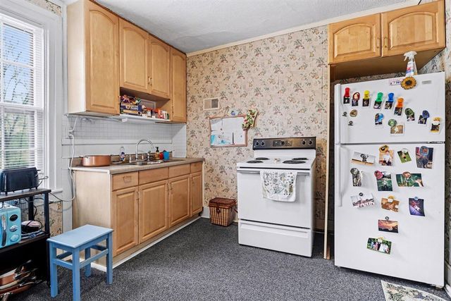 222 N Eagle Street, Marshall, MI 49068