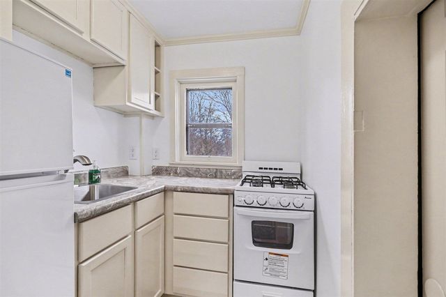 222 N Eagle Street, Marshall, MI 49068