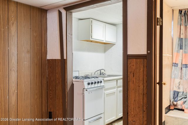 13894 Luroma Circle, Dewitt, MI 48820