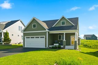 28 Luna Circle, Somersworth, NH 03878