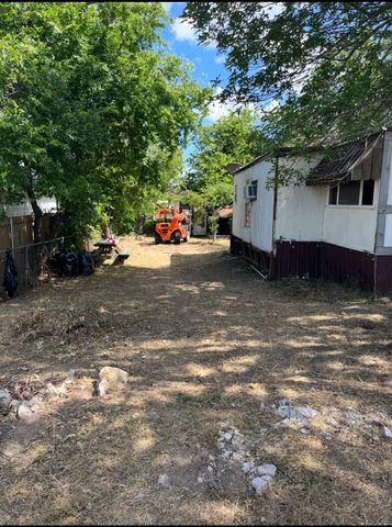 2209 Angelina Street, Granbury, TX 76048