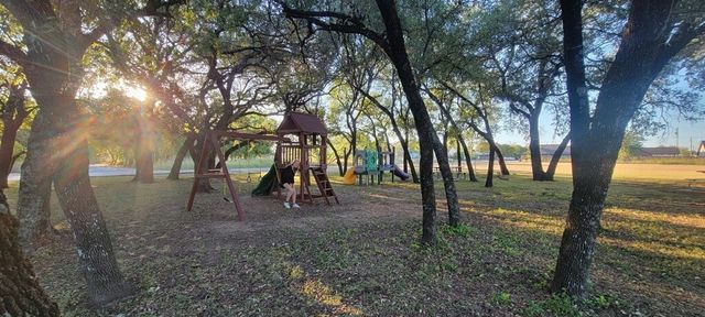 2209 Angelina Street, Granbury, TX 76048