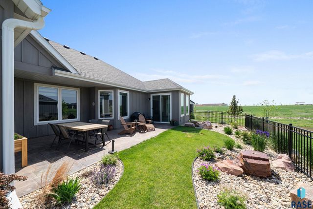 1703 N Otto Ave, Sioux Falls, SD 57110