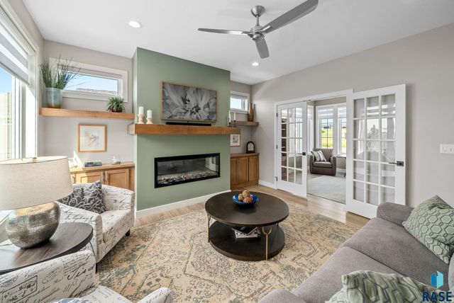 1703 N Otto Ave, Sioux Falls, SD 57110