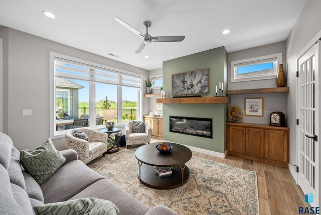 1703 N Otto Ave, Sioux Falls, SD 57110
