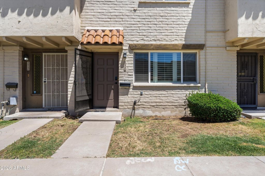 Image 4 of property listing at 6833 E OSBORN Road D, Scottsdale, AZ 85251