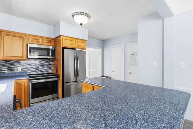 1114 W Vernon Drive, Flint, MI 48503