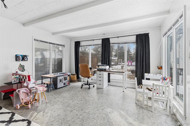 1114 W Vernon Drive, Flint, MI 48503