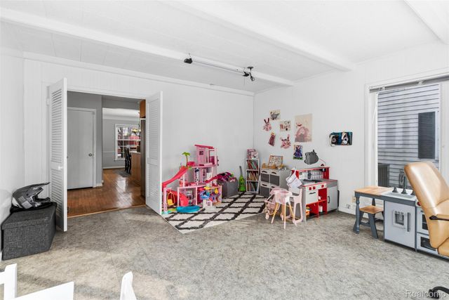 1114 W Vernon Drive, Flint, MI 48503