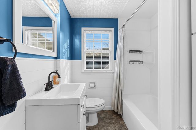 1114 W Vernon Drive, Flint, MI 48503